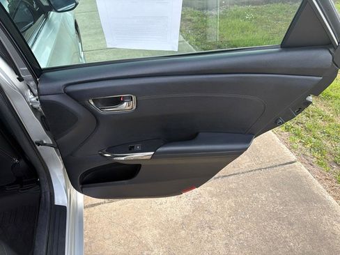 Used 2013 Toyota Avalon XLE Touring FWD image 29