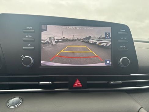 Used 2023 Hyundai Elantra SEL image 30