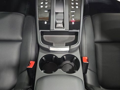 New 2026 Porsche Macan image 20