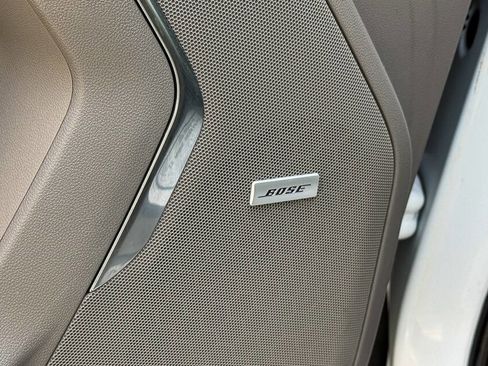 Used 2022 Chevrolet Suburban Z71 w/ Luxury Package image 28