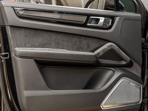 Certified 2022 Porsche Cayenne Turbo GT image 20