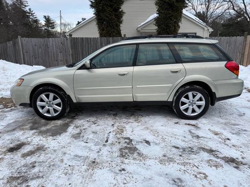 Used 2007 Subaru Outback 2.5i Limited image 1
