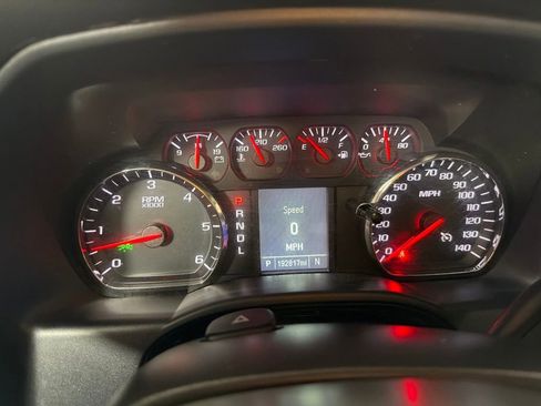 Used 2018 Chevrolet Silverado 1500 Custom w/ Custom Convenience Package RWD image 31