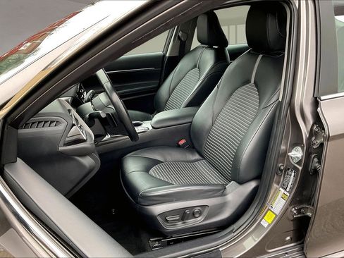 Used 2024 Toyota Camry SE image 21