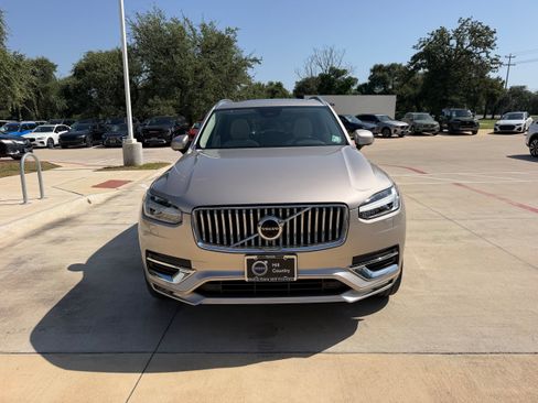 Certified 2023 Volvo XC90 B6 Plus AWD/4WD image 8
