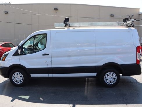 Used 2019 Ford Transit 350 130 Low Roof RWD image 4