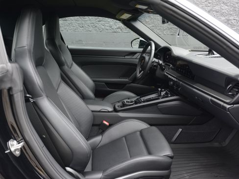 Certified 2025 Porsche 911 Carrera 4 GTS AWD/4WD image 26