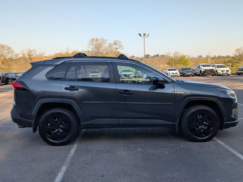 Used 2020 Toyota RAV4 LE w/ All Weather Liner Package image 10