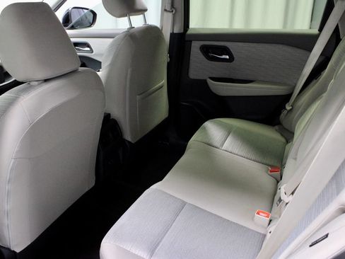 Certified 2023 Nissan Rogue SV FWD image 20
