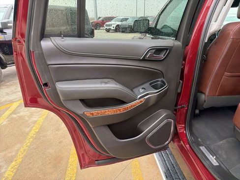 Used 2019 Chevrolet Tahoe Premier w/ Premier Plus Edition AWD/4WD image 21
