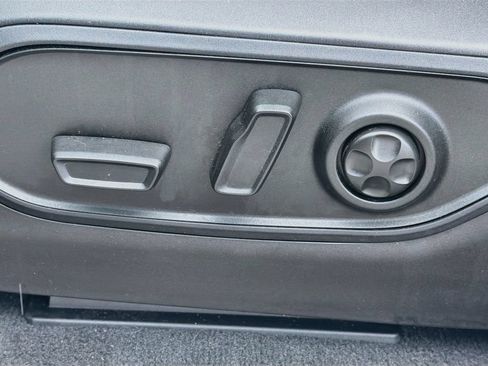 Used 2024 Jeep Grand Cherokee Limited w/ Black Appearance Package RWD image 24