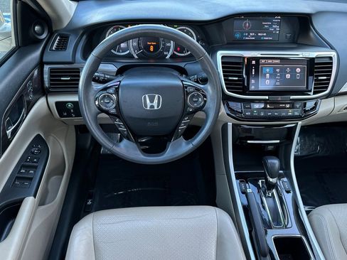 Used 2017 Honda Accord EX-L image 14