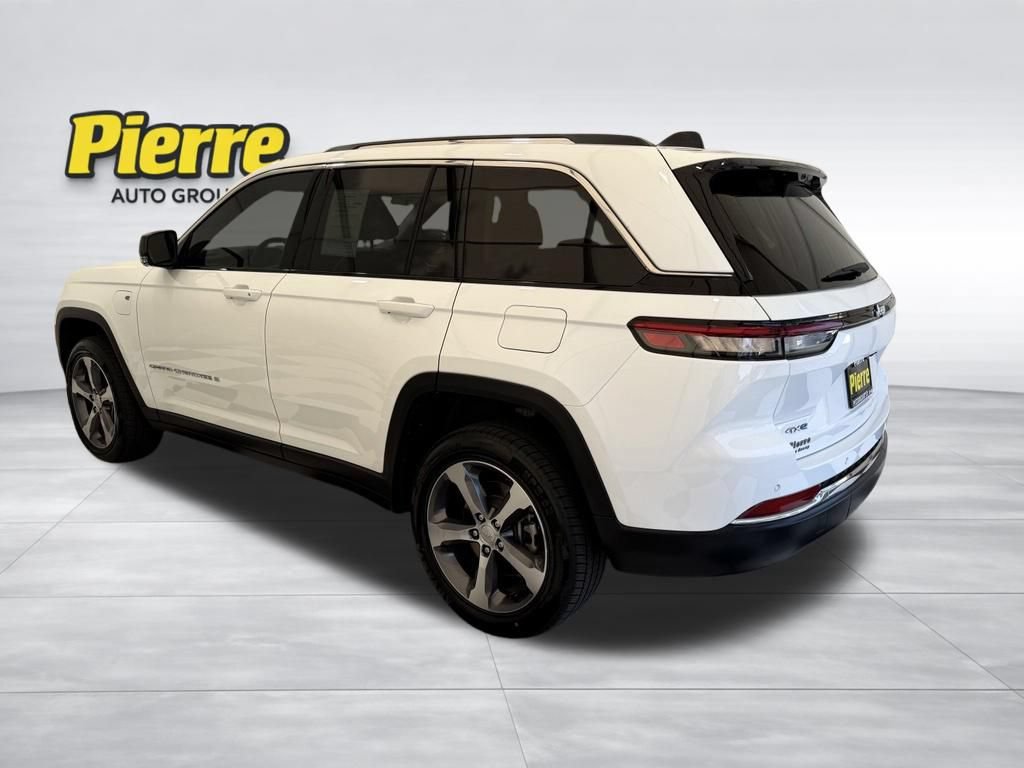 Used 2023 Jeep Grand Cherokee 4WD 4xe image 2