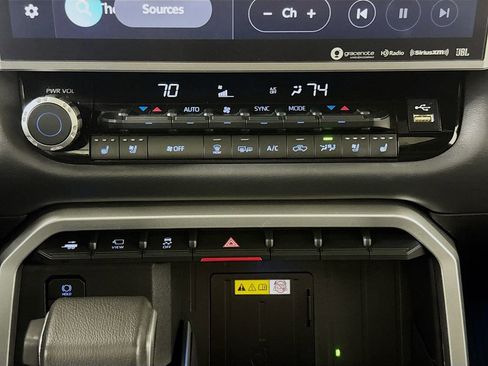 Used 2024 Toyota Tundra Platinum image 19