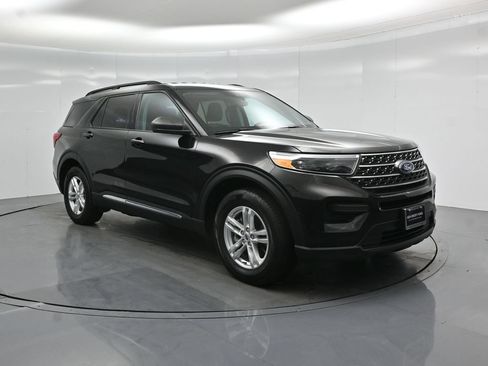 Certified 2023 Ford Explorer XLT RWD image 55