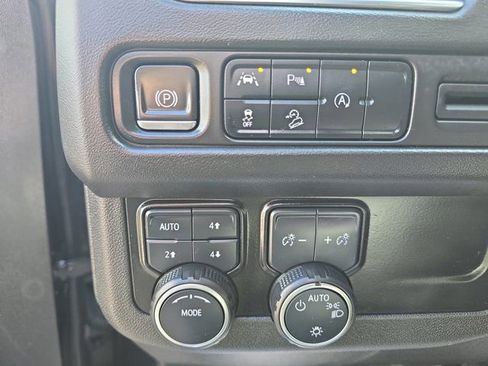 Used 2023 Chevrolet Tahoe Premier AWD/4WD image 30