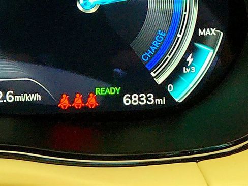 Used 2025 Genesis Electrified GV70 w/ Prestige Package AWD/4WD image 16