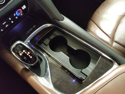 Used 2018 Buick Enclave Avenir w/ Avenir Technology Package image 26