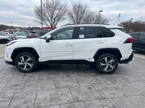 New 2025 Toyota RAV4 SE image 2