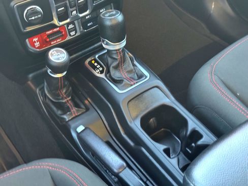 Used 2021 Jeep Wrangler Unlimited Rubicon w/ Steel Bumper Group image 25