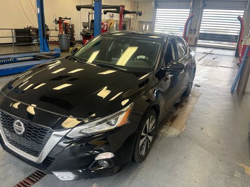 Used 2019 Nissan Altima 2.5 SV AWD/4WD image 2