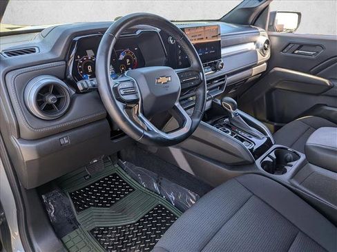 Used 2025 Chevrolet Colorado LT AWD/4WD image 12