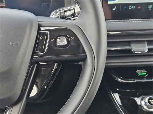 New 2026 Lincoln Corsair Premiere image 27