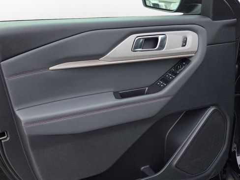 New 2026 Ford Explorer Active RWD image 10