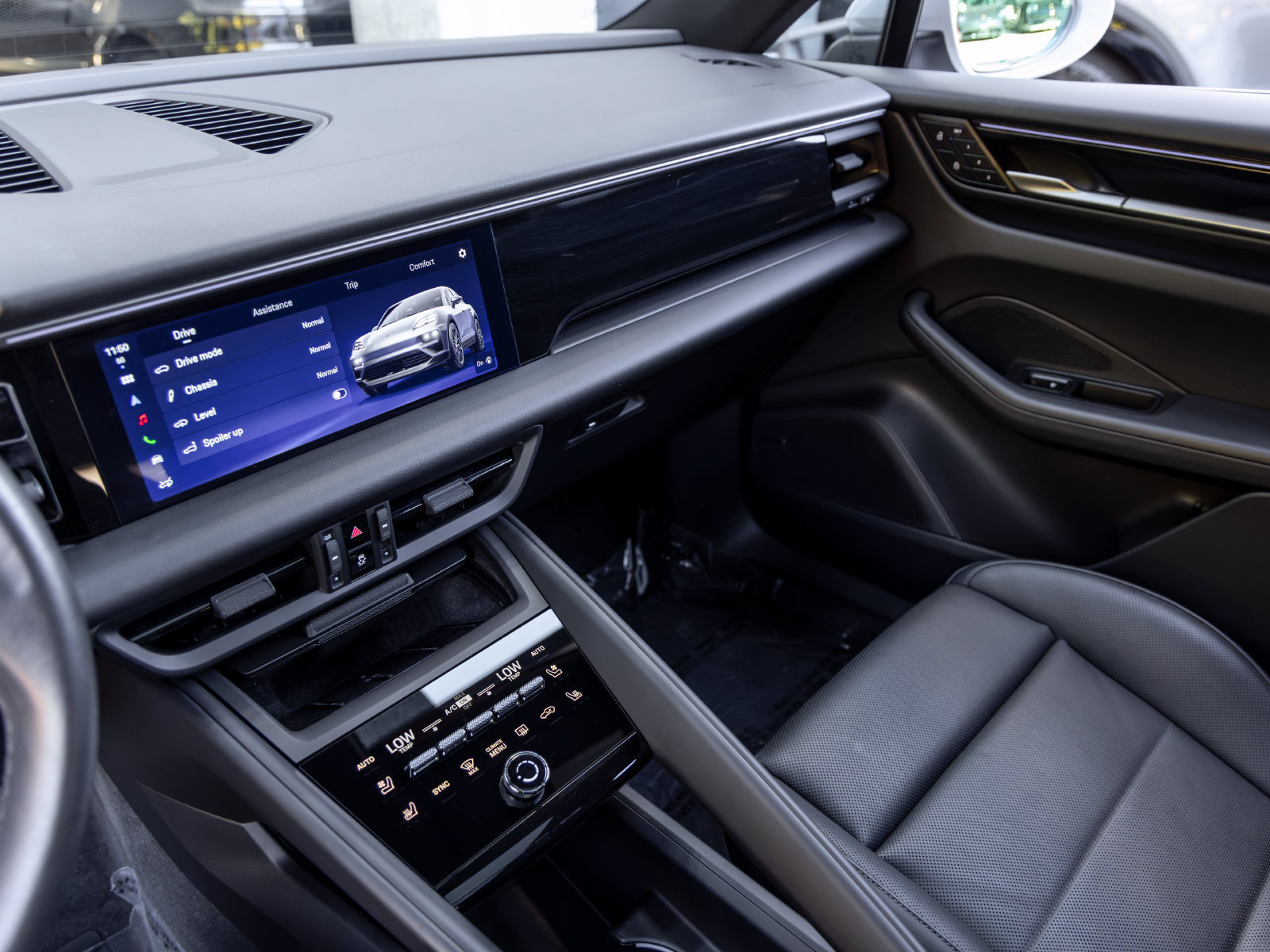 Certified 2025 Porsche Macan Electric RWD image 43