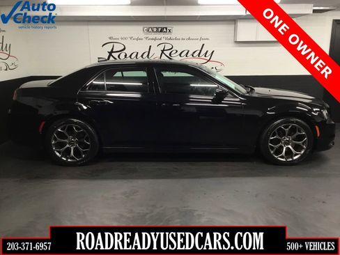 Used 2018 Chrysler 300 Touring w/ Sport Appearance Package image 1