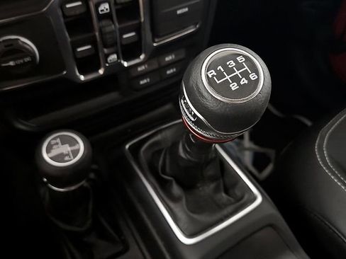 Used 2021 Jeep Gladiator Sport image 14