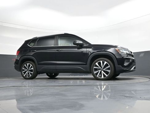 Used 2024 Volkswagen Taos SE image 37