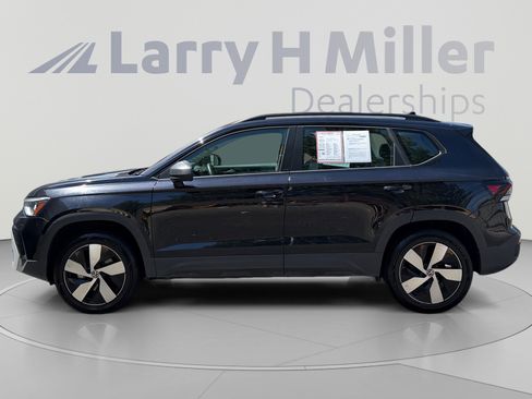 Used 2025 Volkswagen Taos S AWD/4WD image 2