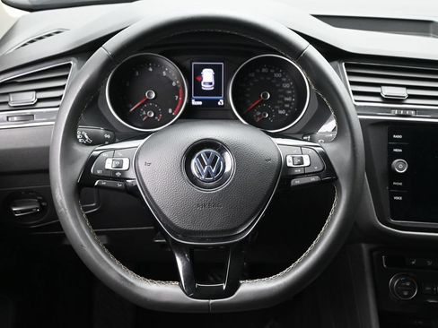 Used 2021 Volkswagen Tiguan SE AWD/4WD image 23