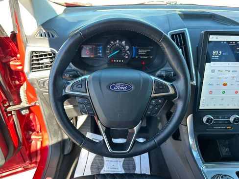 Used 2024 Ford Edge Titanium image 11