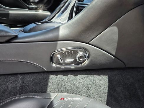 Used 2017 Aston Martin DB11 V12 RWD image 19