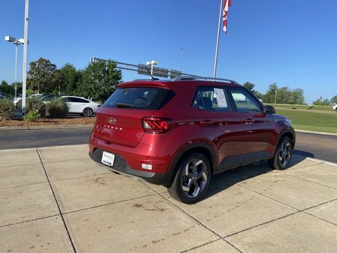 Used 2025 Hyundai Venue SEL FWD image 11