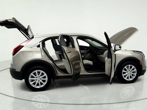 Certified 2023 Cadillac XT4 Luxury w/ Cold Weather Package AWD/4WD image 13