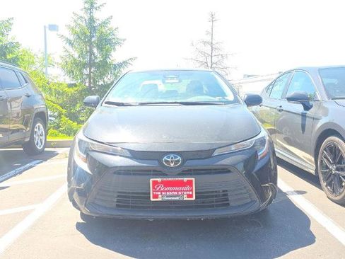 Used 2024 Toyota Corolla LE image 4