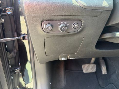 Used 2021 Buick Encore GX Essence w/ Sport Touring Package FWD image 16