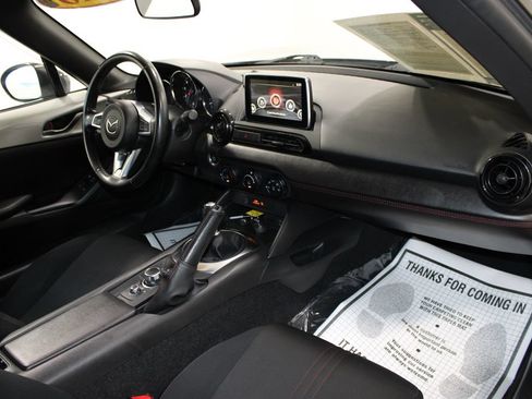 Used 2016 MAZDA MX-5 Miata Club RWD image 21