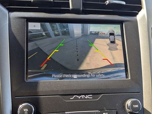 Used 2020 Ford Fusion SE image 18