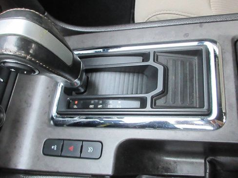Used 2014 Ford Mustang Convertible RWD image 34