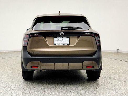 Used 2025 Nissan Kicks SV FWD image 6