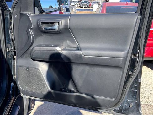 Used 2020 Toyota Tacoma TRD Sport w/ TRD Premium Sport Package image 23