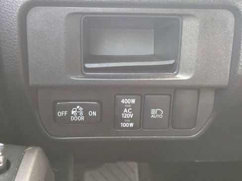 Used 2019 Toyota Tacoma TRD Sport image 20