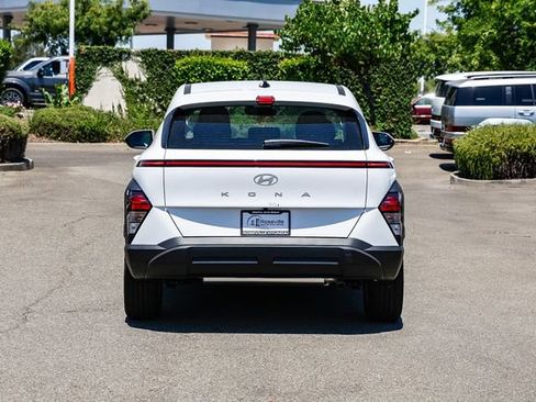 New 2026 Hyundai Kona SE FWD image 4