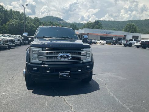 Used 2018 Ford F450 Platinum w/ Platinum Ultimate Package AWD/4WD image 2