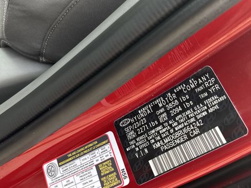 Certified 2024 Hyundai Elantra SEL image 24