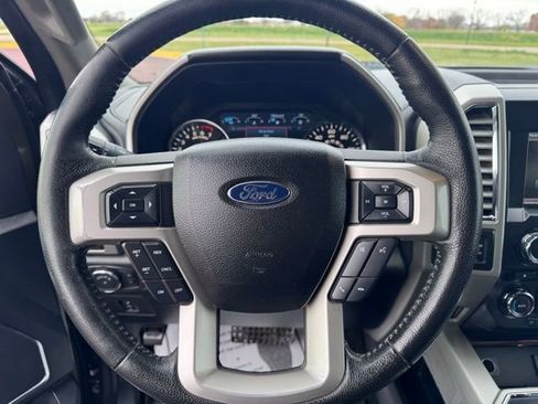 Used 2015 Ford F150 Lariat image 9